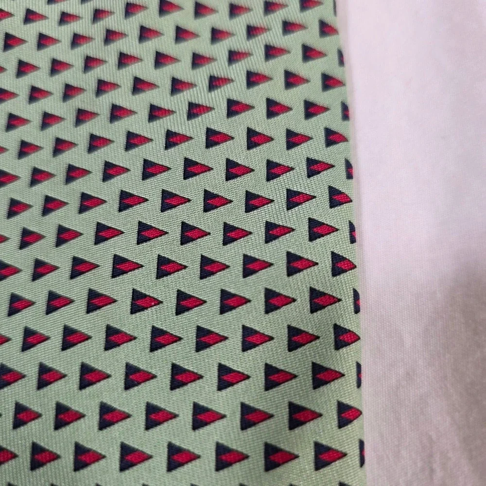 Vineyard Vines Westhampton Country Club Silk Tie Green Triangle Geometric USA